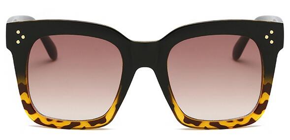 2018 Kim Kardashian Sunglasses Lady Flat Top Eyewear Lunette Femme Women Luxury Brand Sunglasses Women Rivet Sun Glasse UV400